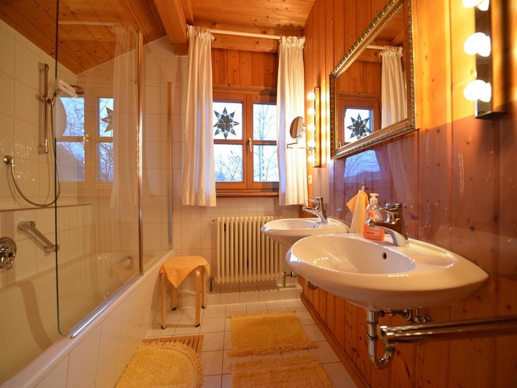 Chiemsee-Ferienwohnungen Traunstein Ruang foto